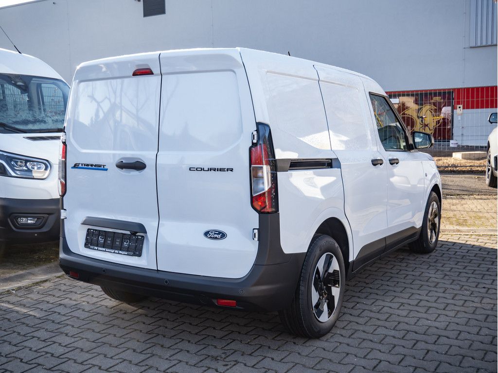 Ford Transit Courier 2025
