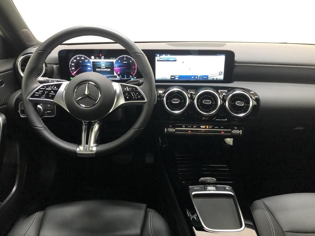 Mercedes-Benz A 200 2024