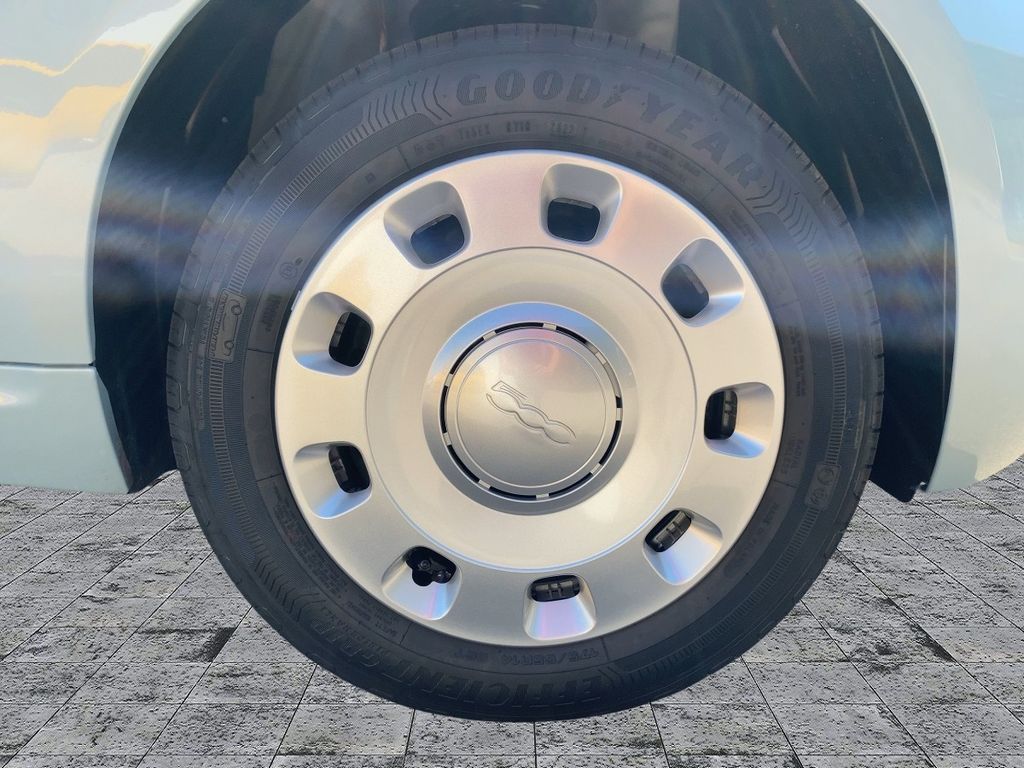 Fiat 500C 2023