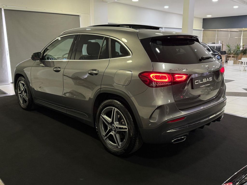 Mercedes-Benz GLA 200 2022