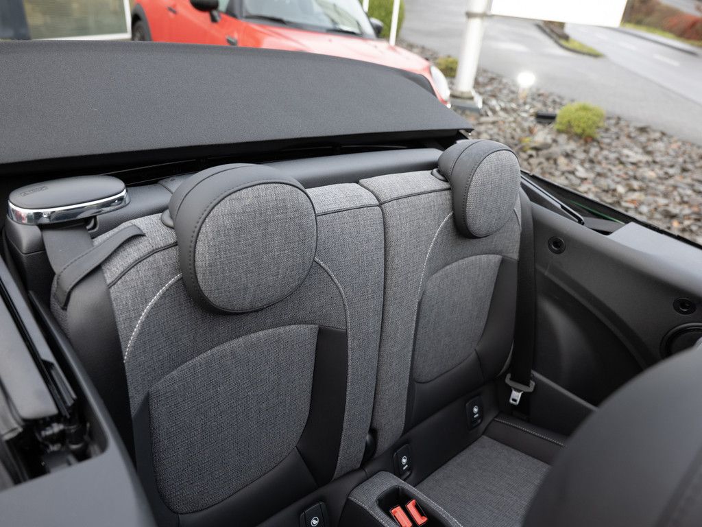 MINI Cooper Cabrio 2023