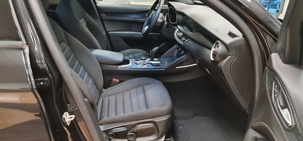 Alfa Romeo Stelvio 2022