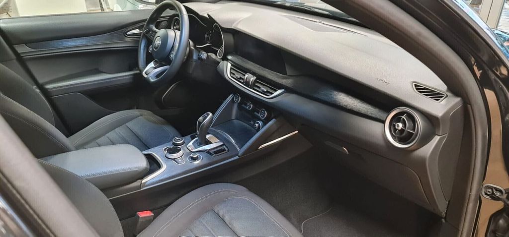 Alfa Romeo Stelvio 2022