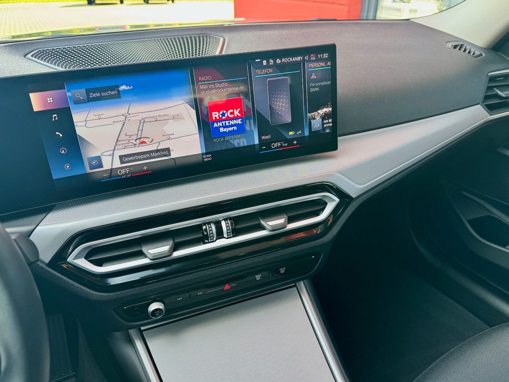 BMW 318 2024