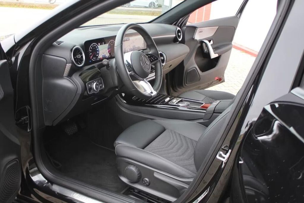 Mercedes-Benz A 180 2024