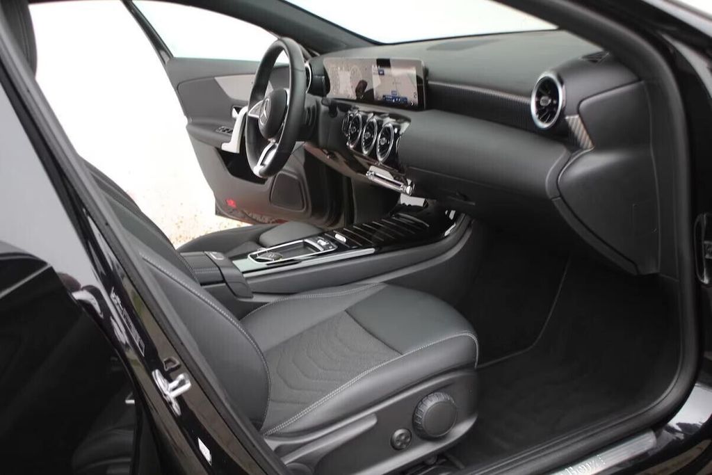 Mercedes-Benz A 180 2024