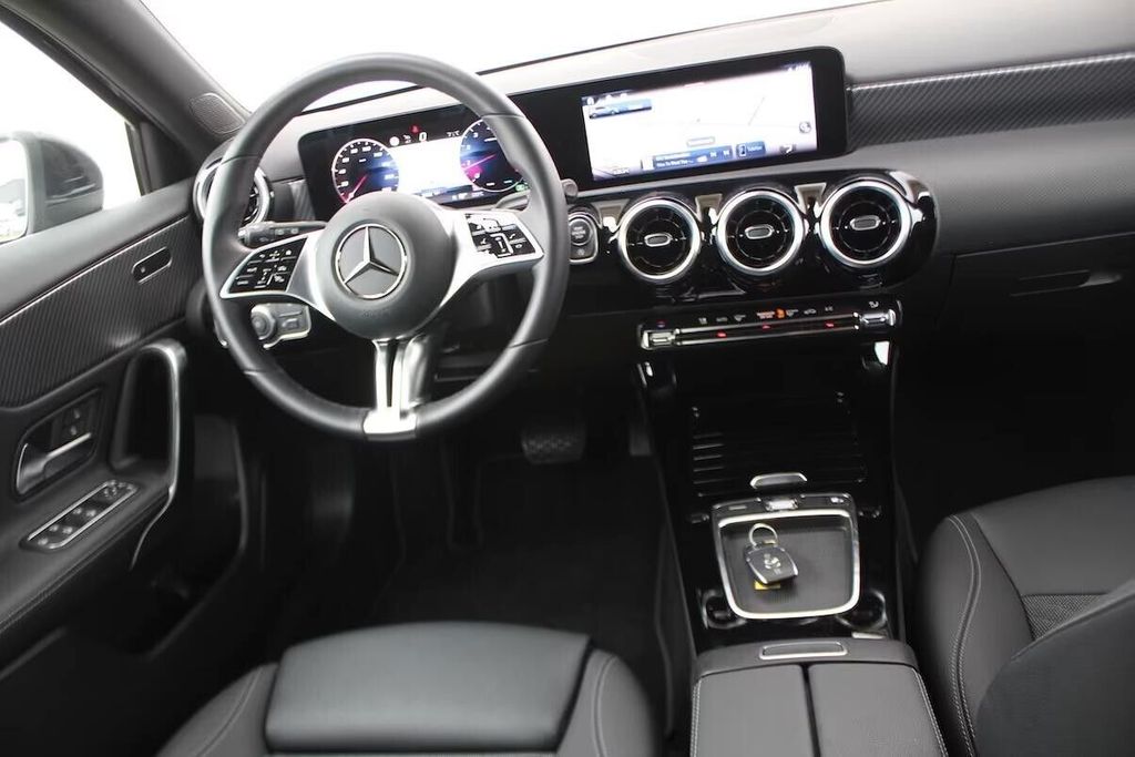 Mercedes-Benz A 180 2024