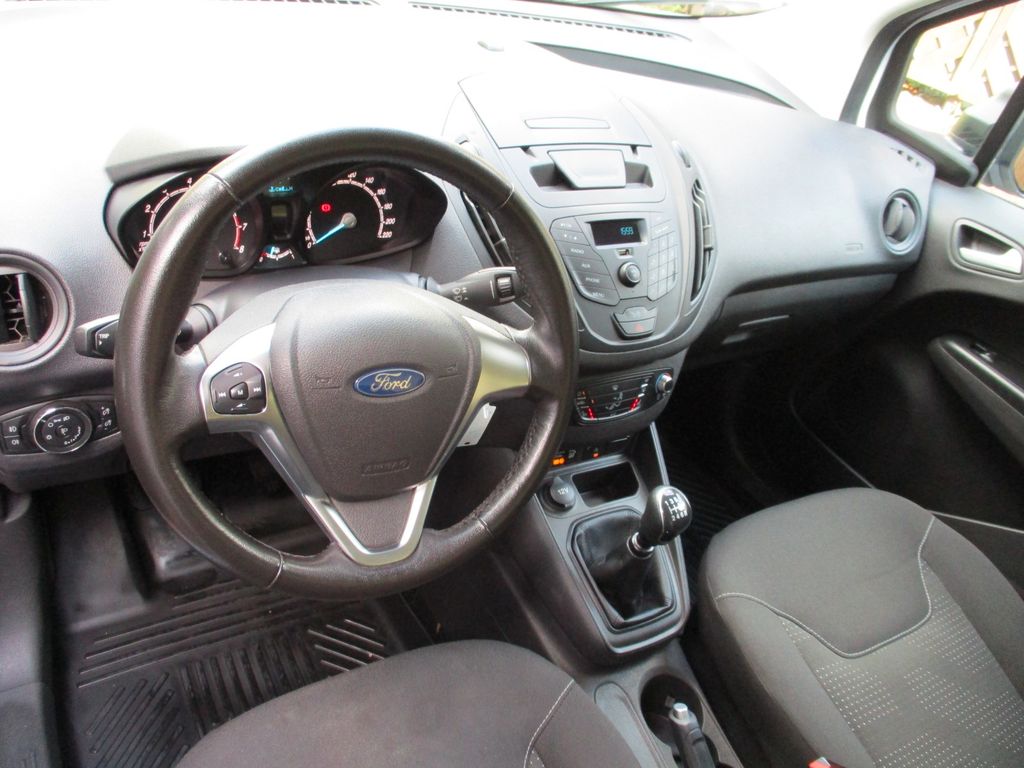 Ford Transit Courier 2020