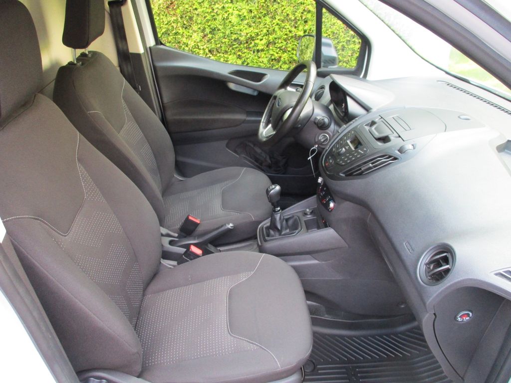 Ford Transit Courier 2020