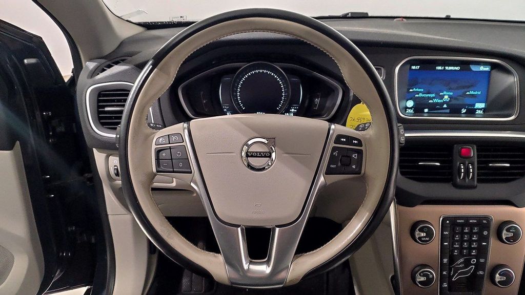 Volvo V40 2016
