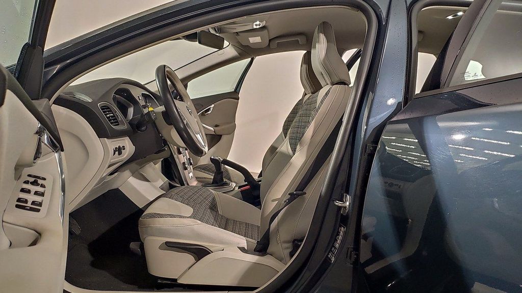 Volvo V40 2016