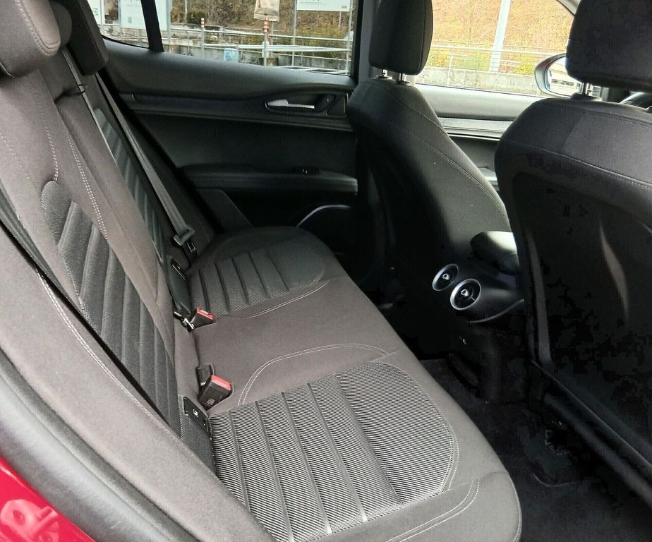 Alfa Romeo Stelvio 2021