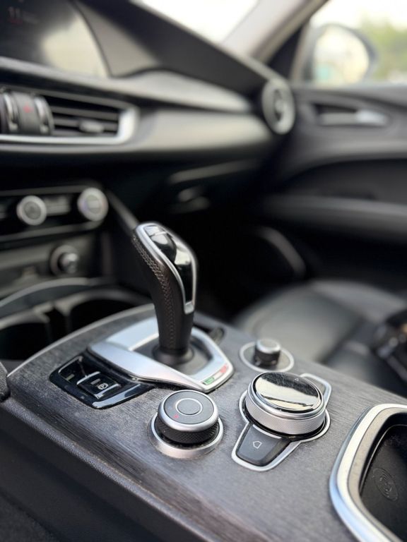 Alfa Romeo Stelvio 2020