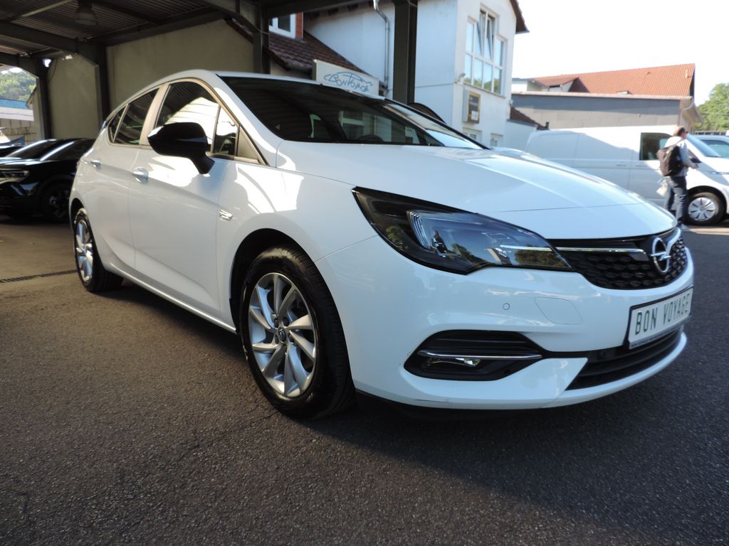Opel Astra 2021