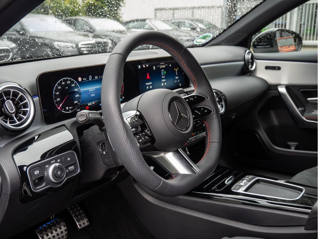 Mercedes-Benz A 180 2025