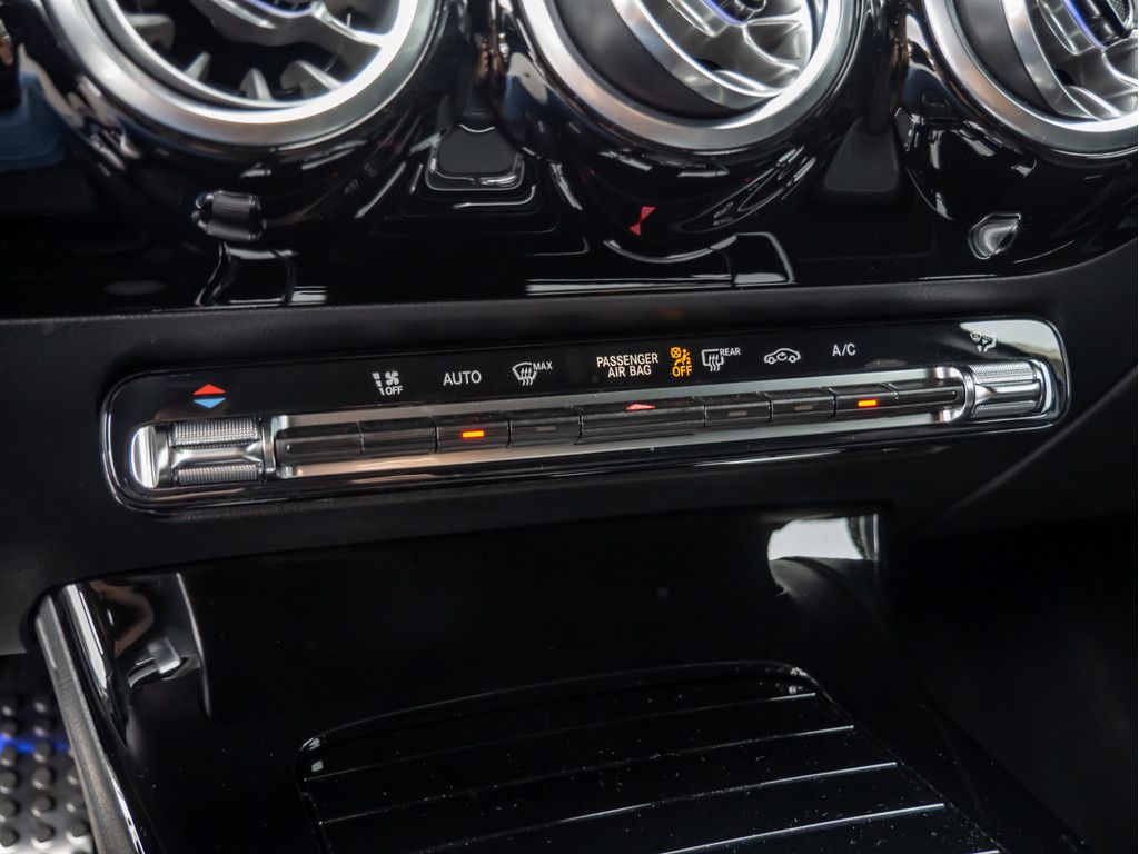 Mercedes-Benz A 180 2025