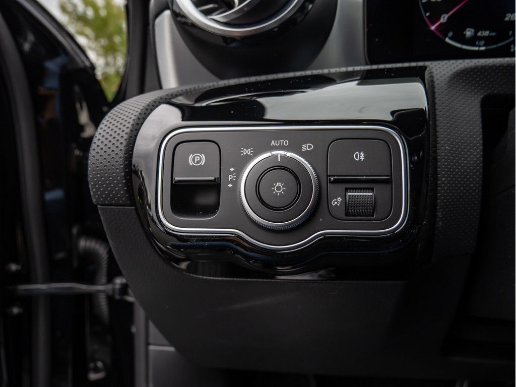 Mercedes-Benz A 180 2025