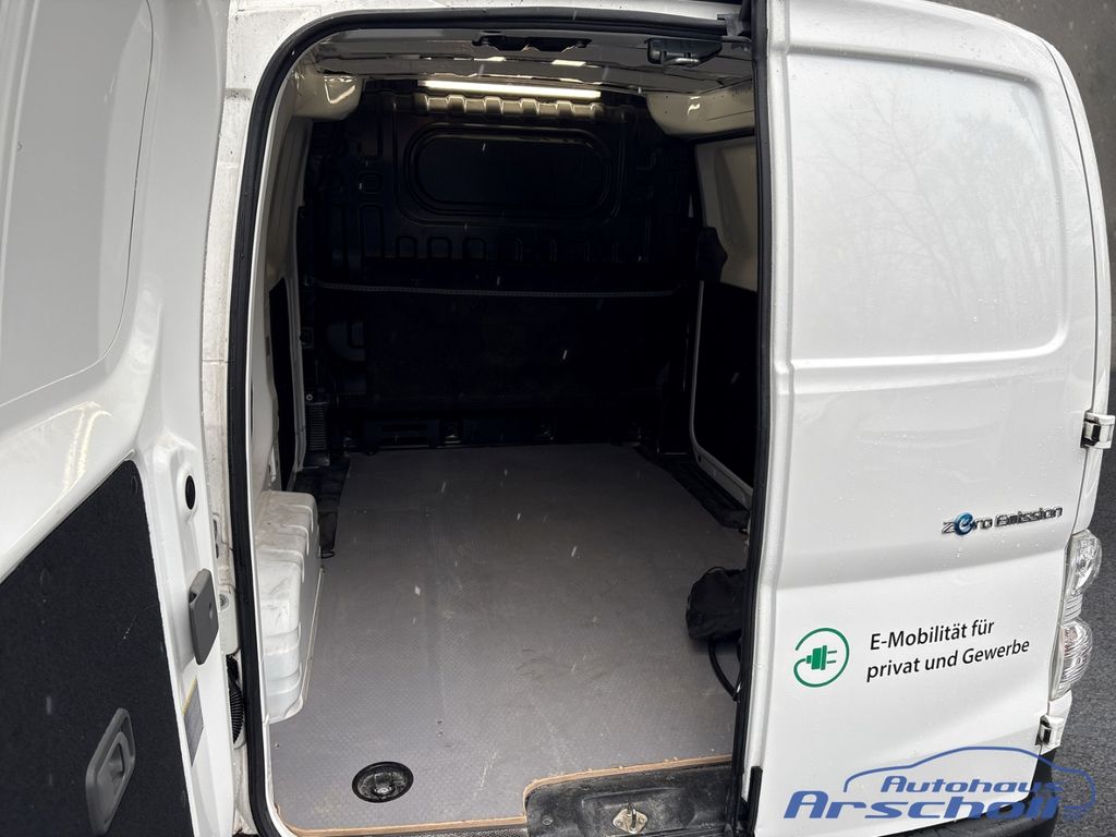 Nissan NV200 2021