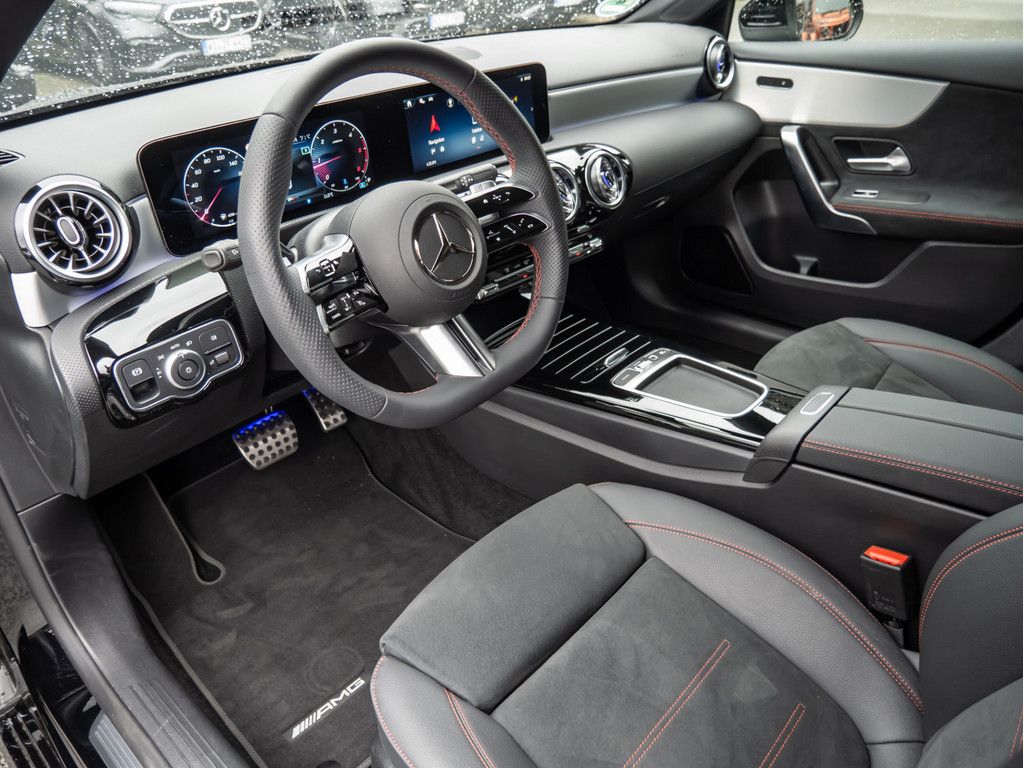 Mercedes-Benz A 180 2025