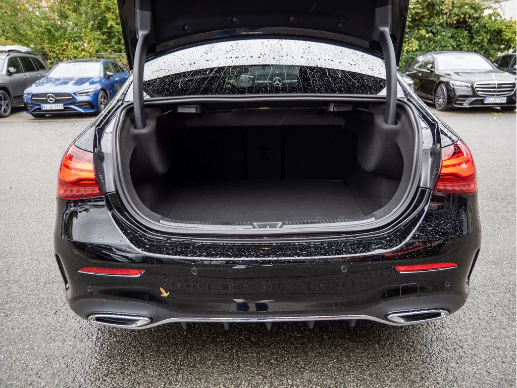 Mercedes-Benz A 180 2025