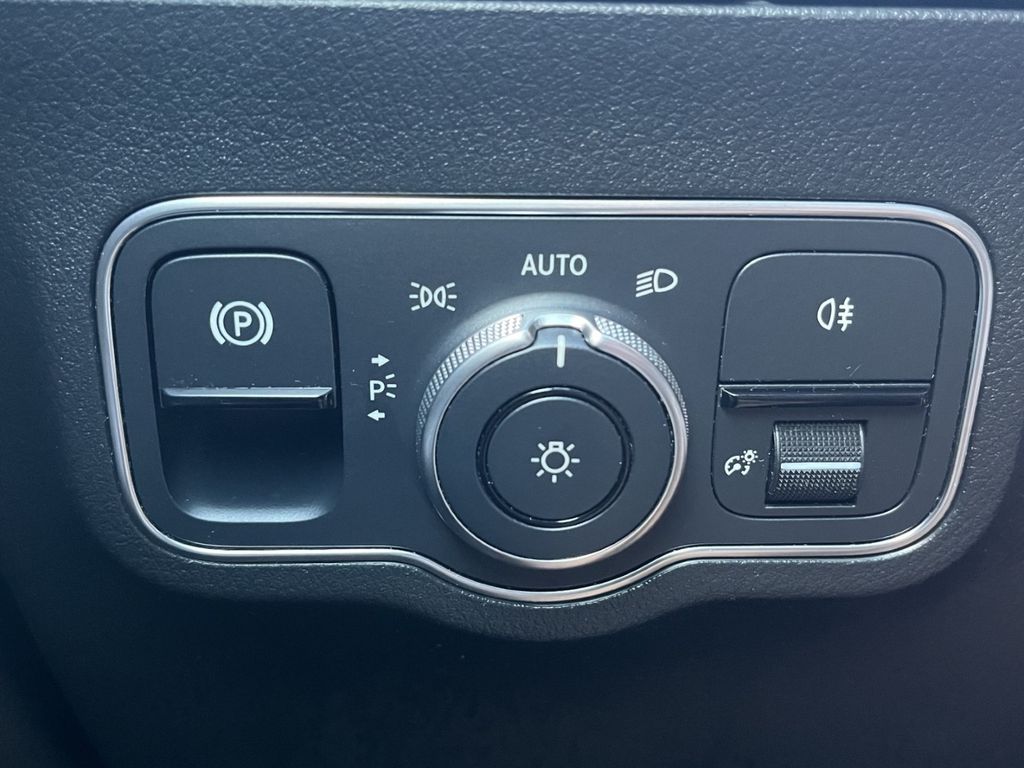 Mercedes-Benz EQA 2023