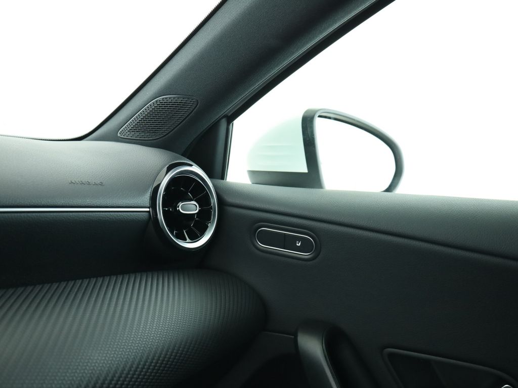 Mercedes-Benz A 180 2021