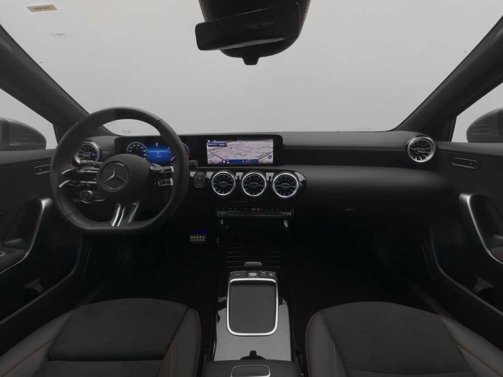 Mercedes-Benz A 200 2024