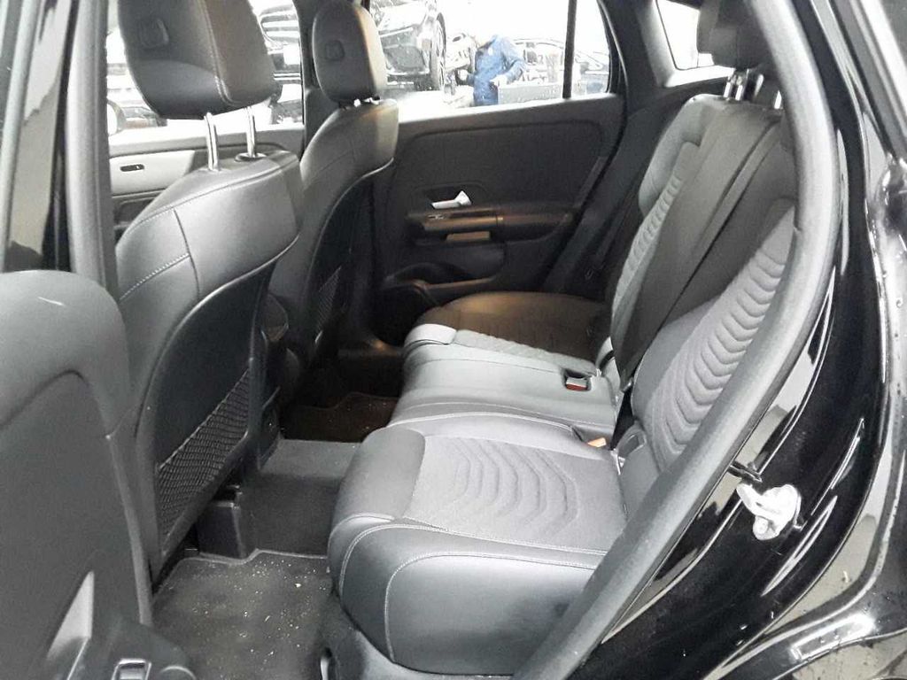 Mercedes-Benz GLA 250 2022