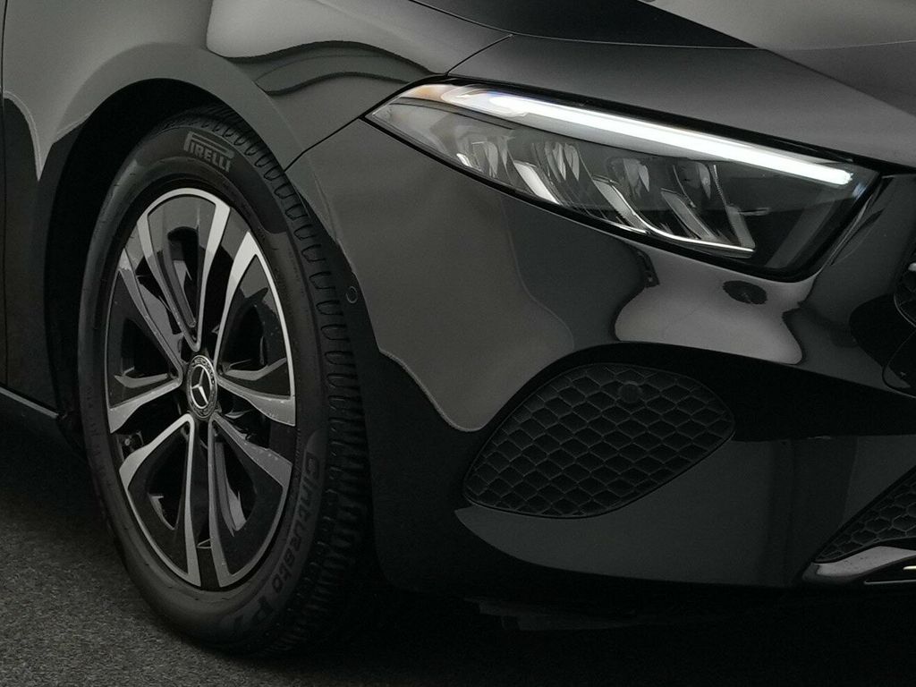 Mercedes-Benz A 180 2024