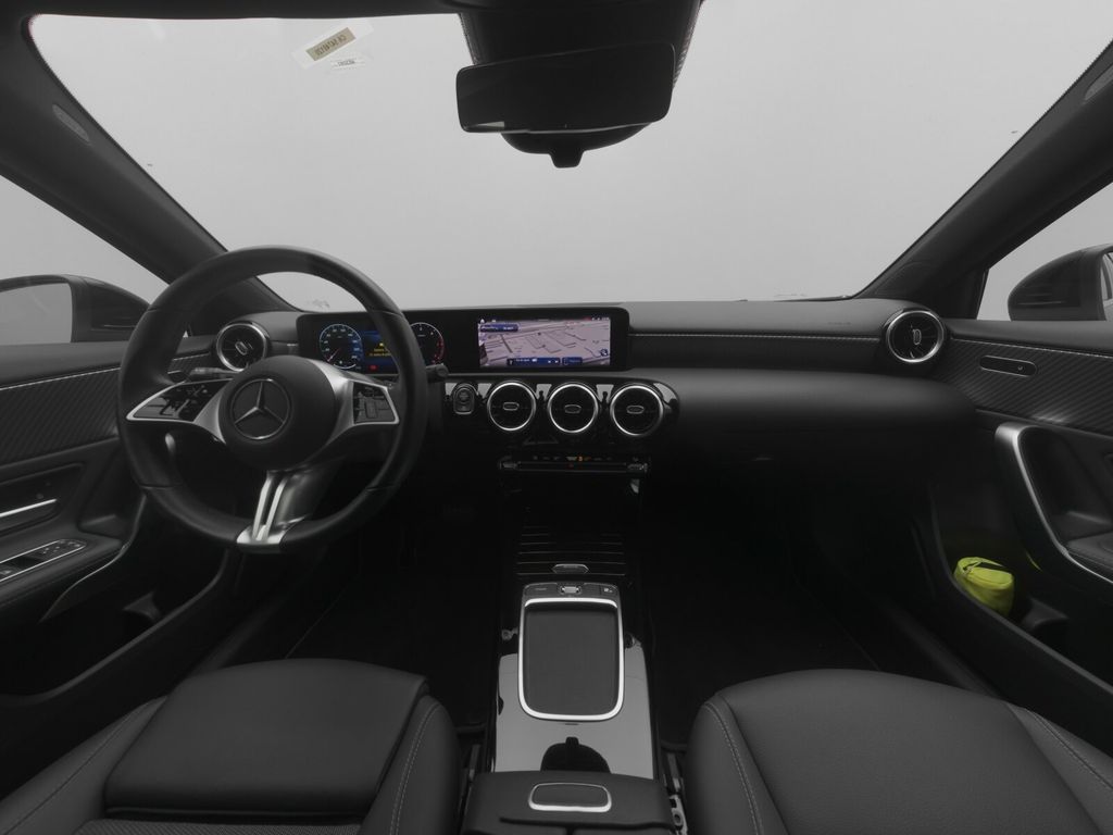 Mercedes-Benz A 180 2024