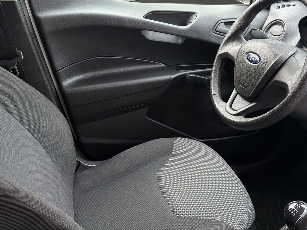 Ford Transit Courier 2021