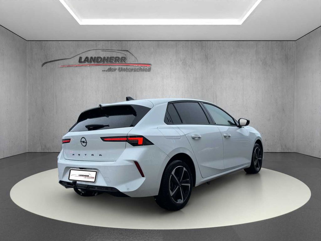 Opel Astra 2024