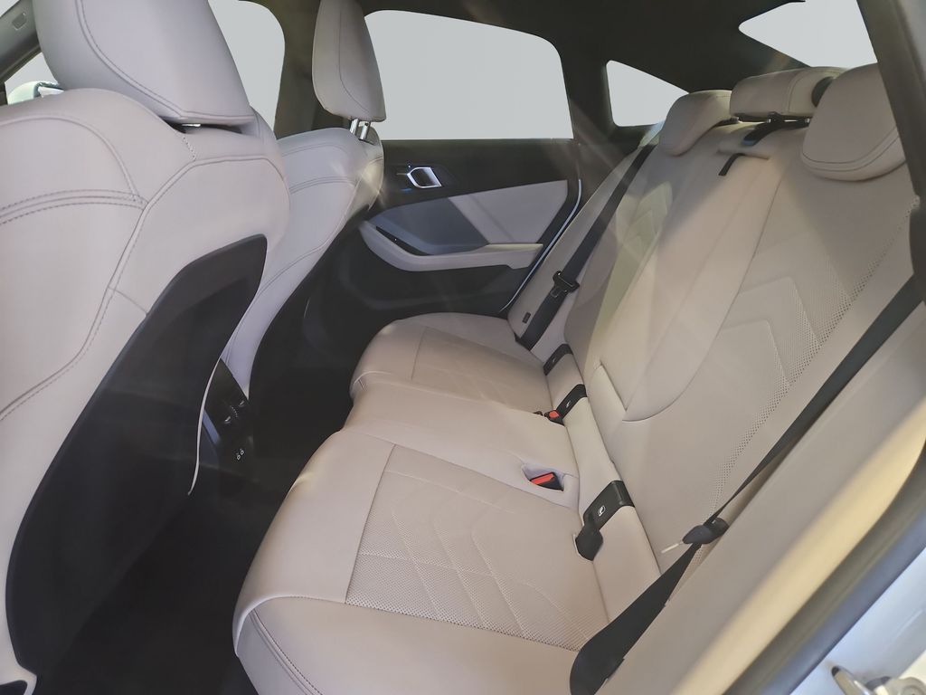 BMW 218 2024