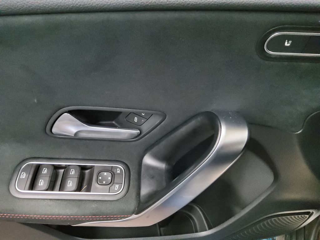 Mercedes-Benz A 180 2023