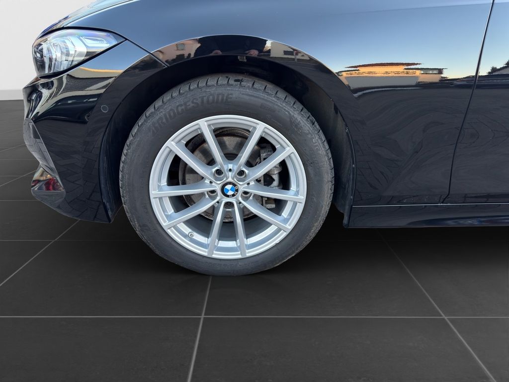 BMW 318 2023