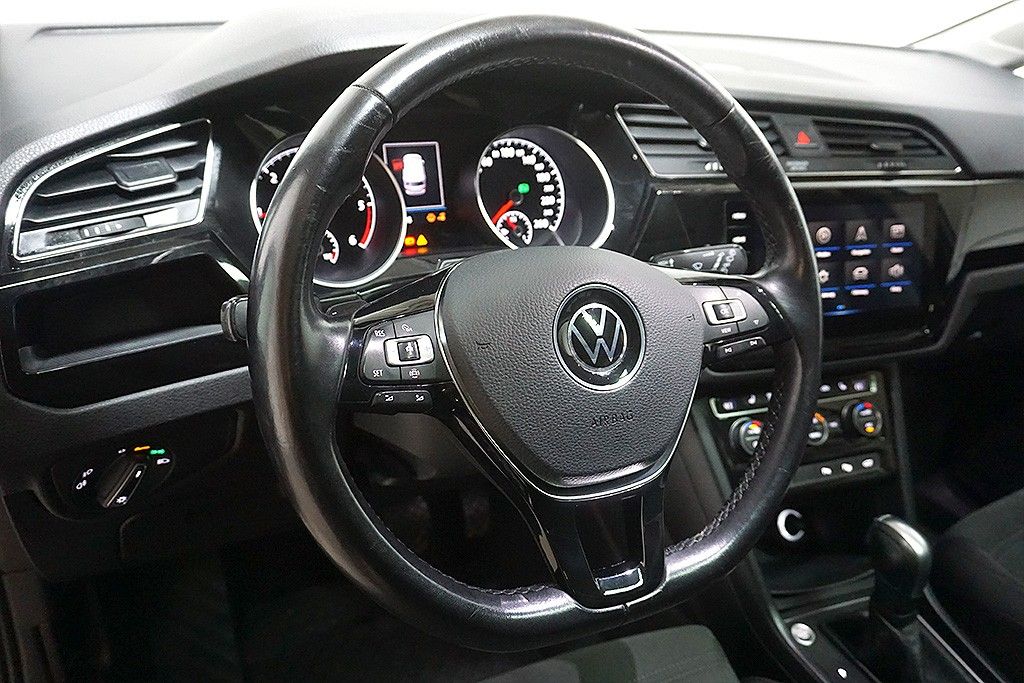 Volkswagen Touran 2021