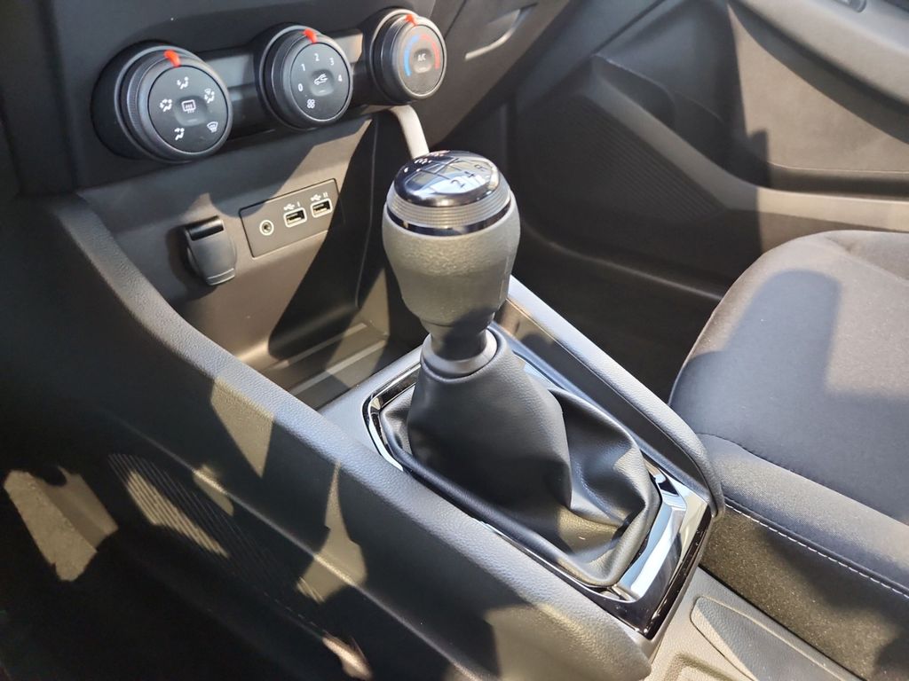 Mitsubishi Colt 2025