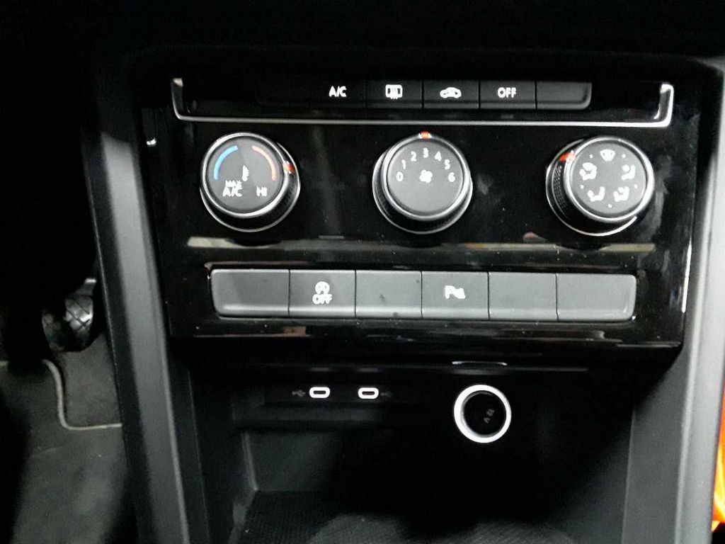 Volkswagen Touran 2021