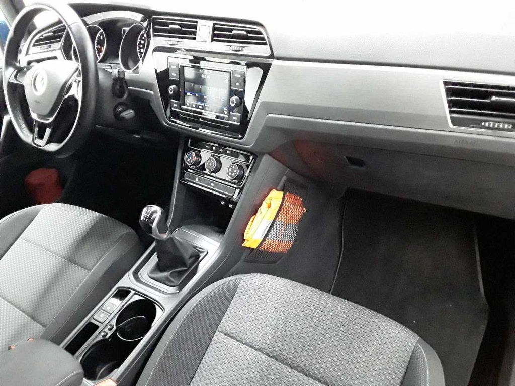 Volkswagen Touran 2021