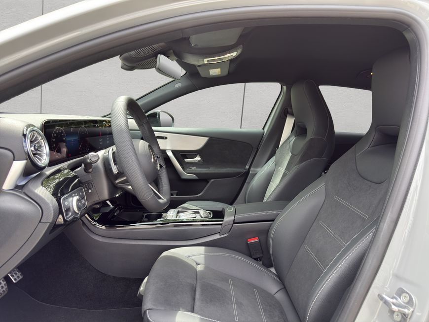 Mercedes-Benz A 180 2025