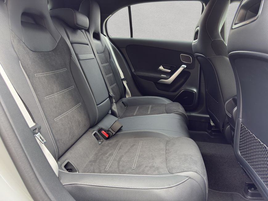 Mercedes-Benz A 180 2025