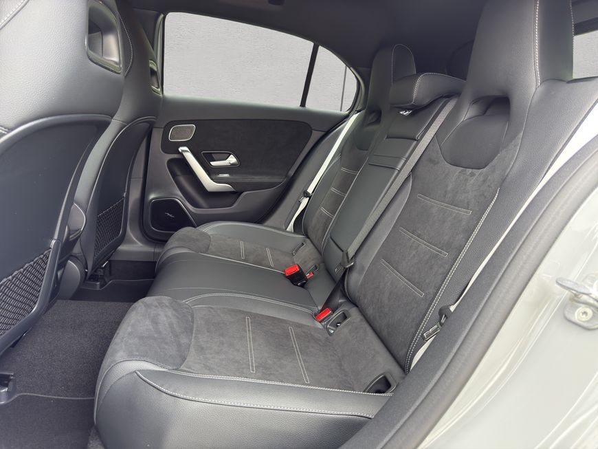 Mercedes-Benz A 180 2025