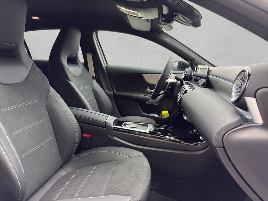 Mercedes-Benz A 180 2025