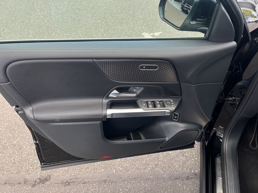 Mercedes-Benz GLB 180 2024