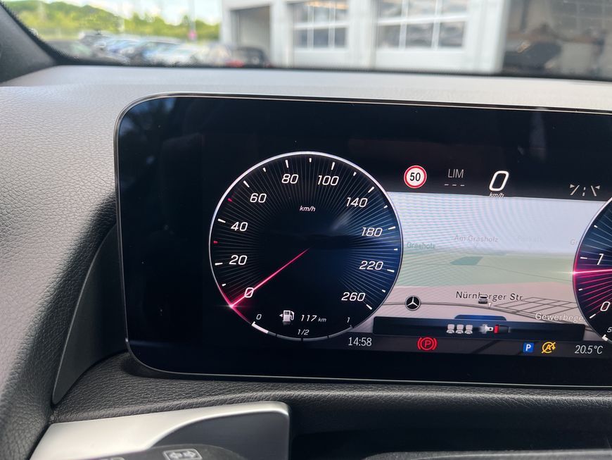 Mercedes-Benz GLB 180 2024