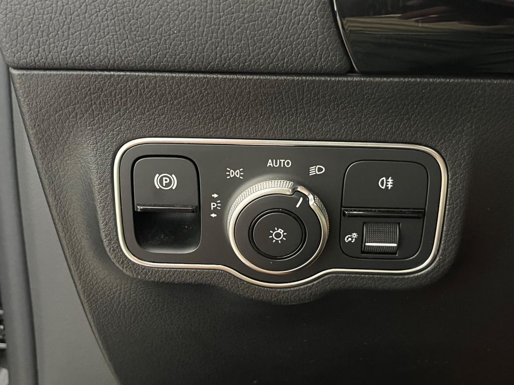 Mercedes-Benz B 200 2020