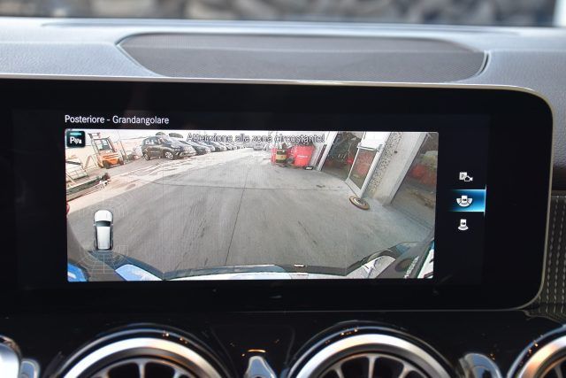 Mercedes-Benz GLB 200 2021