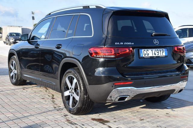 Mercedes-Benz GLB 200 2021