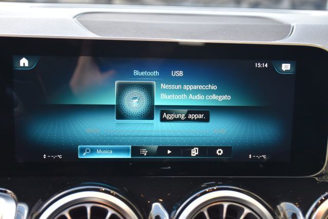 Mercedes-Benz GLB 200 2021