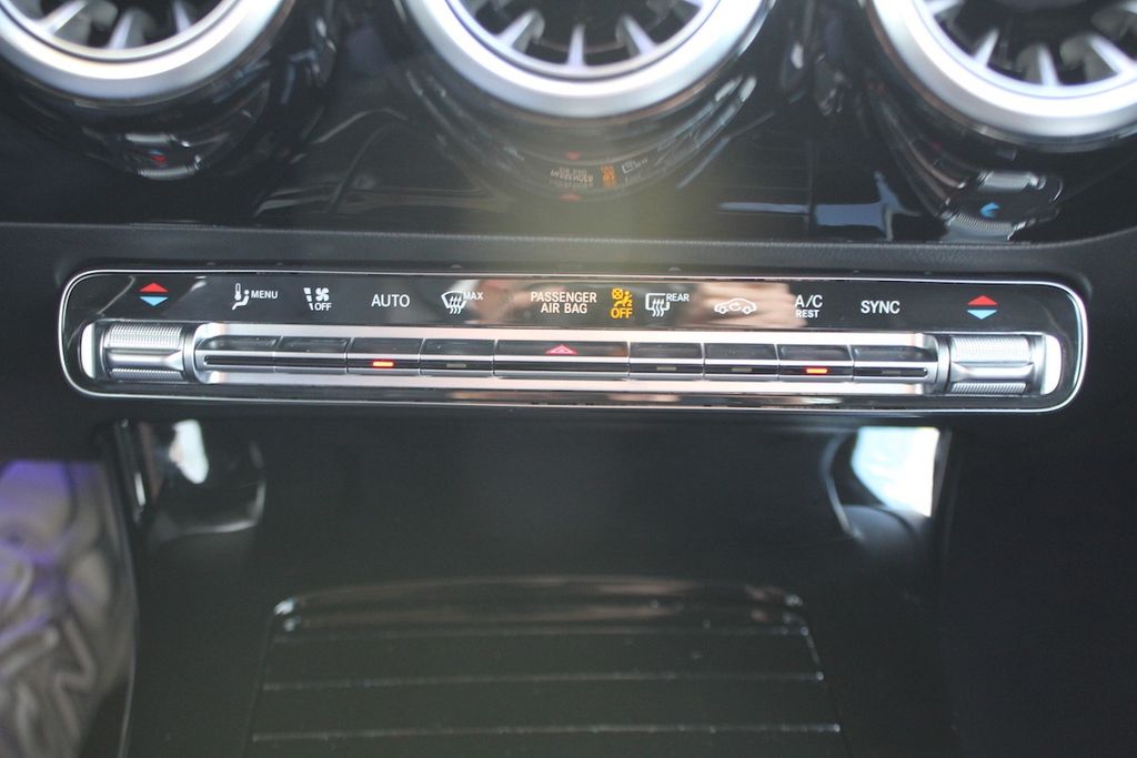 Mercedes-Benz CLA 180 2024